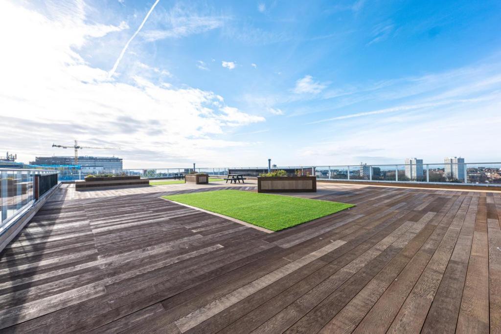 Modern Beach Apartment Southend-on-Sea Extérieur photo